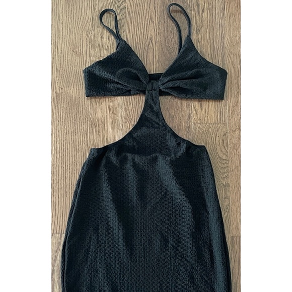 Gabriella Cutout Solid Split Hem Dress - Picture 5 of 11